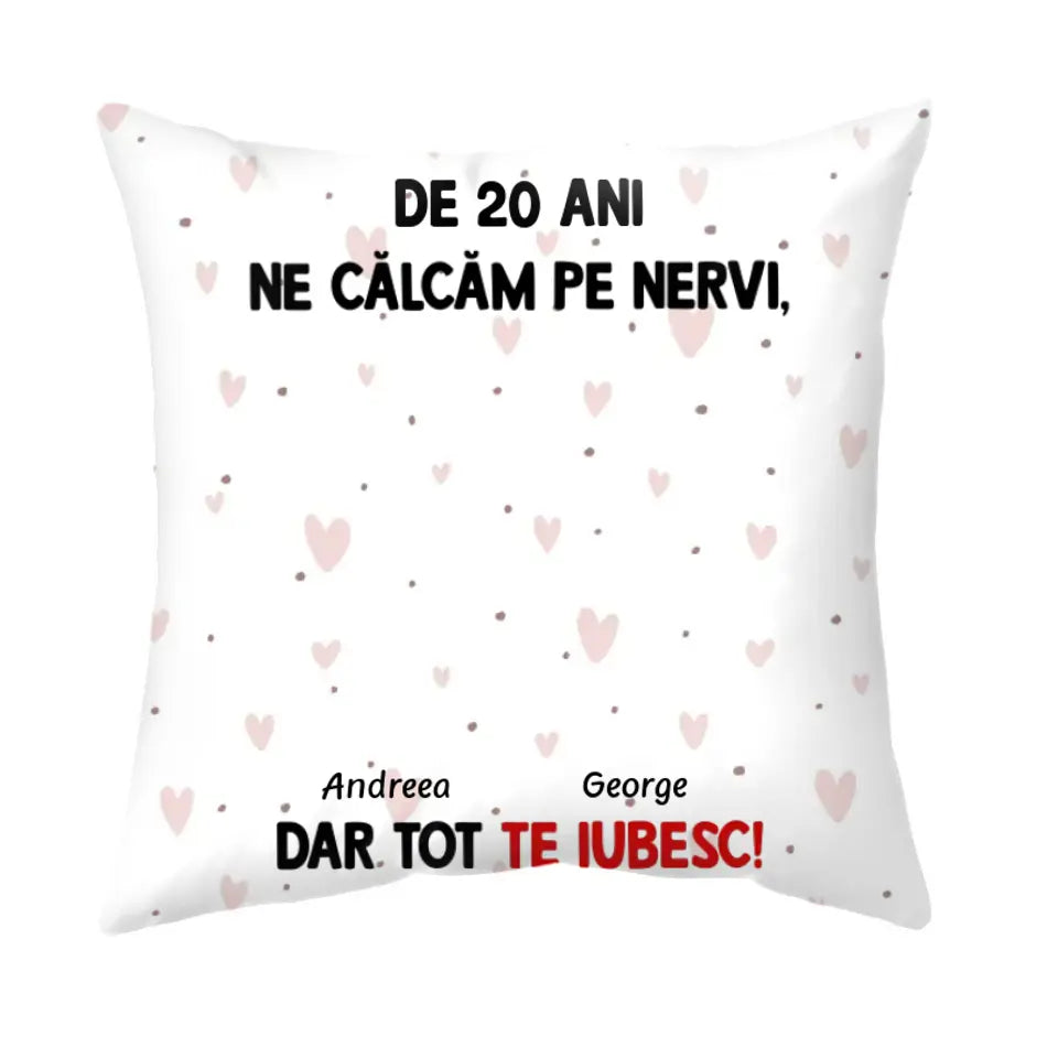 Pernă unică pentru cuplurile îndrăgostite - ne călcăm pe nervi