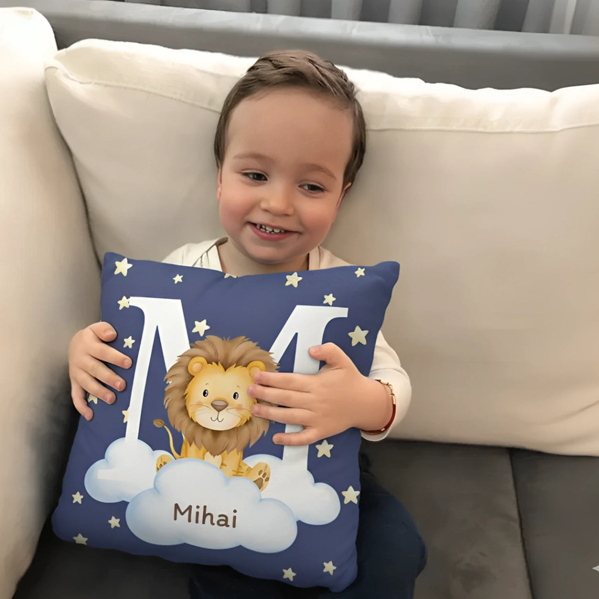 Pernă personalizată pentru copii, cu nume propriu – animale drăguțe